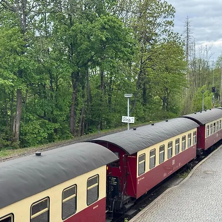 Im Historischen Bahnhof, *