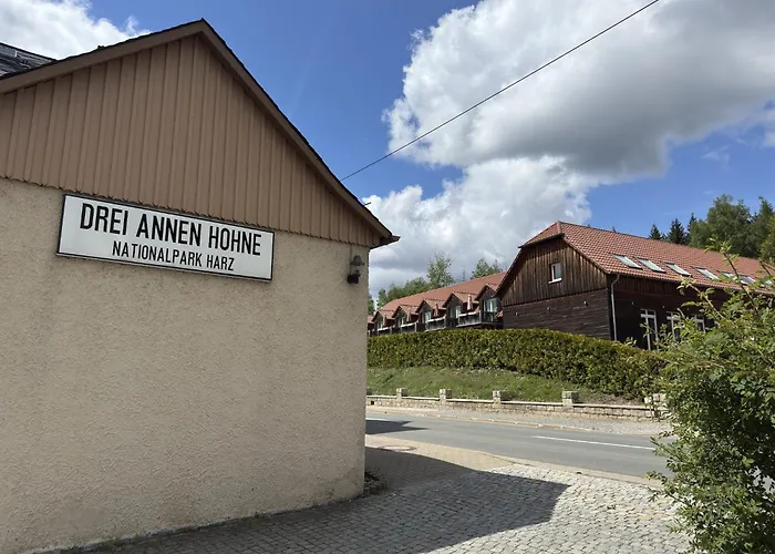 Im Historischen Bahnhof, *