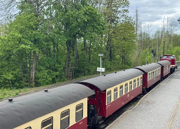 Im Historischen Bahnhof, *